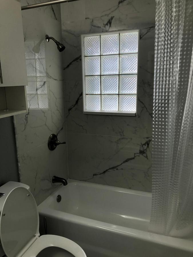 2 Bedrooms Vacation Home 탬파 외부 사진